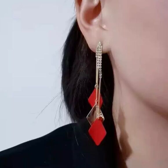 GEOMETRIC STATEMENT EARRINGS IN RED AND GOLDTONE - Picture 3 of 3